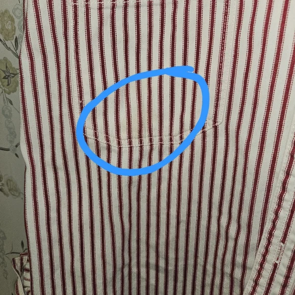 Levi's Red & White Striped Long-Sleeve Button-Down Shirt